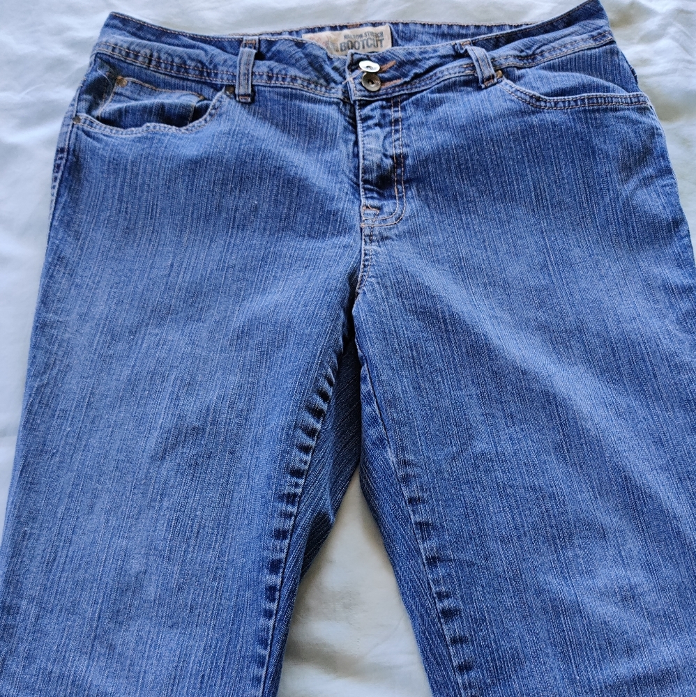 Women's Jeans by Arizona Jean Co..Size 13 Average Skinny